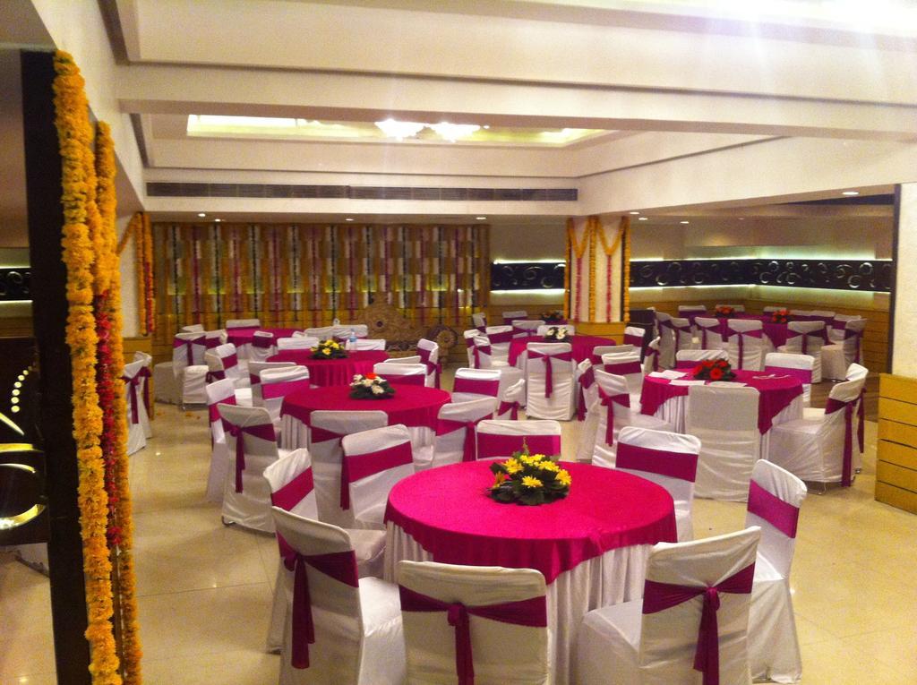 The Rajshahi Palace Otel Indore Dış mekan fotoğraf